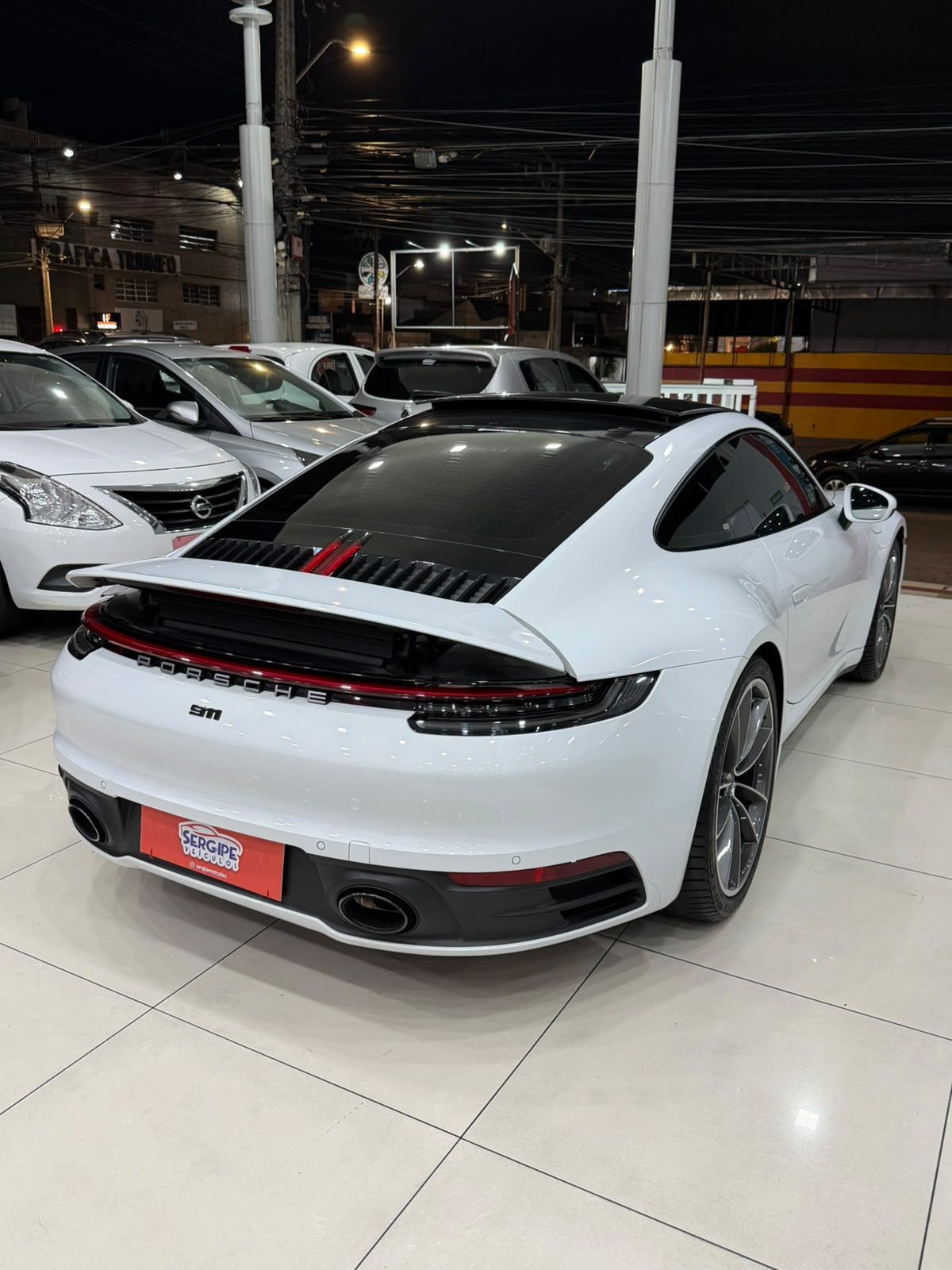 PORSCHE 911 CARRERA 4