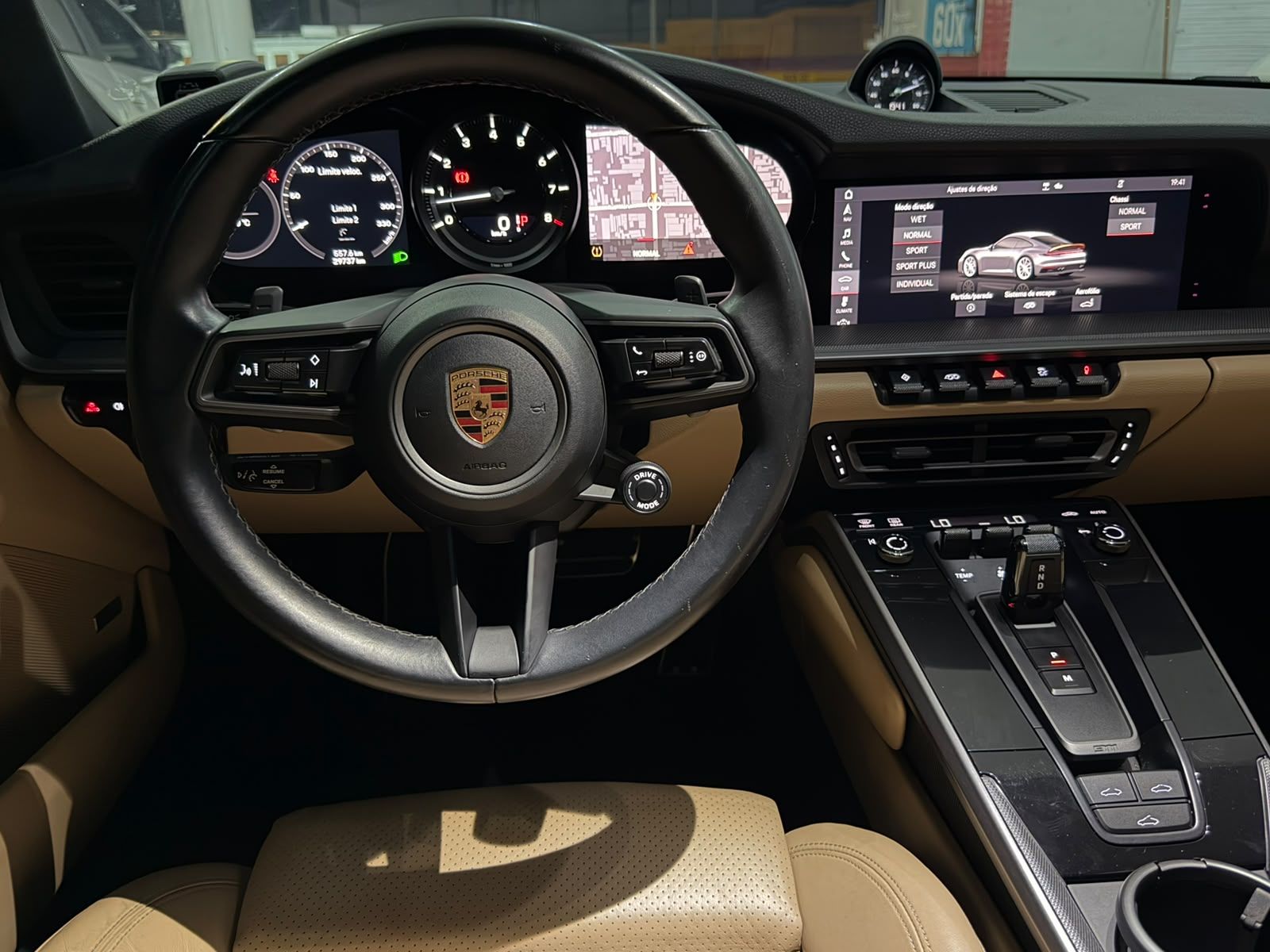 PORSCHE 911 CARRERA 8