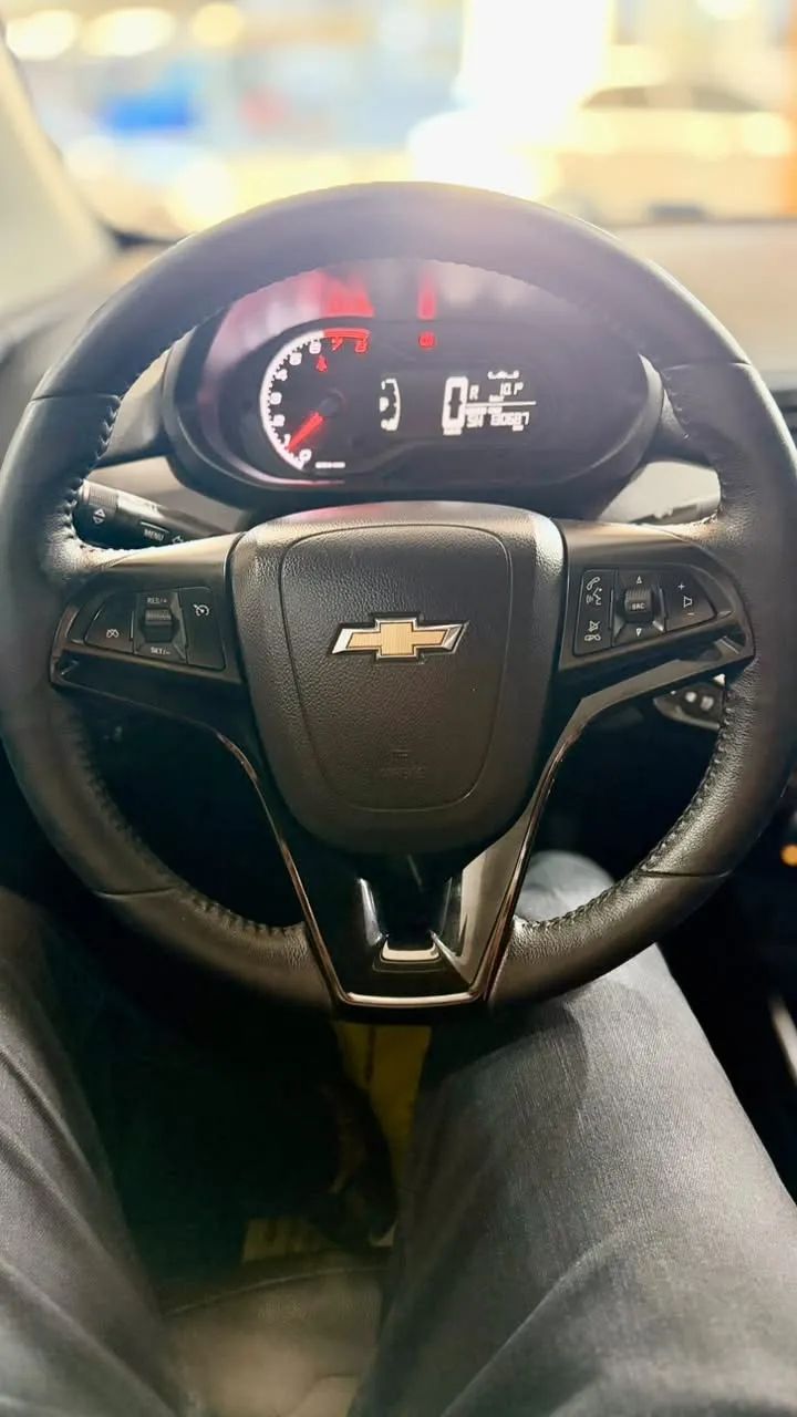 Chevrolet PRISMA 10