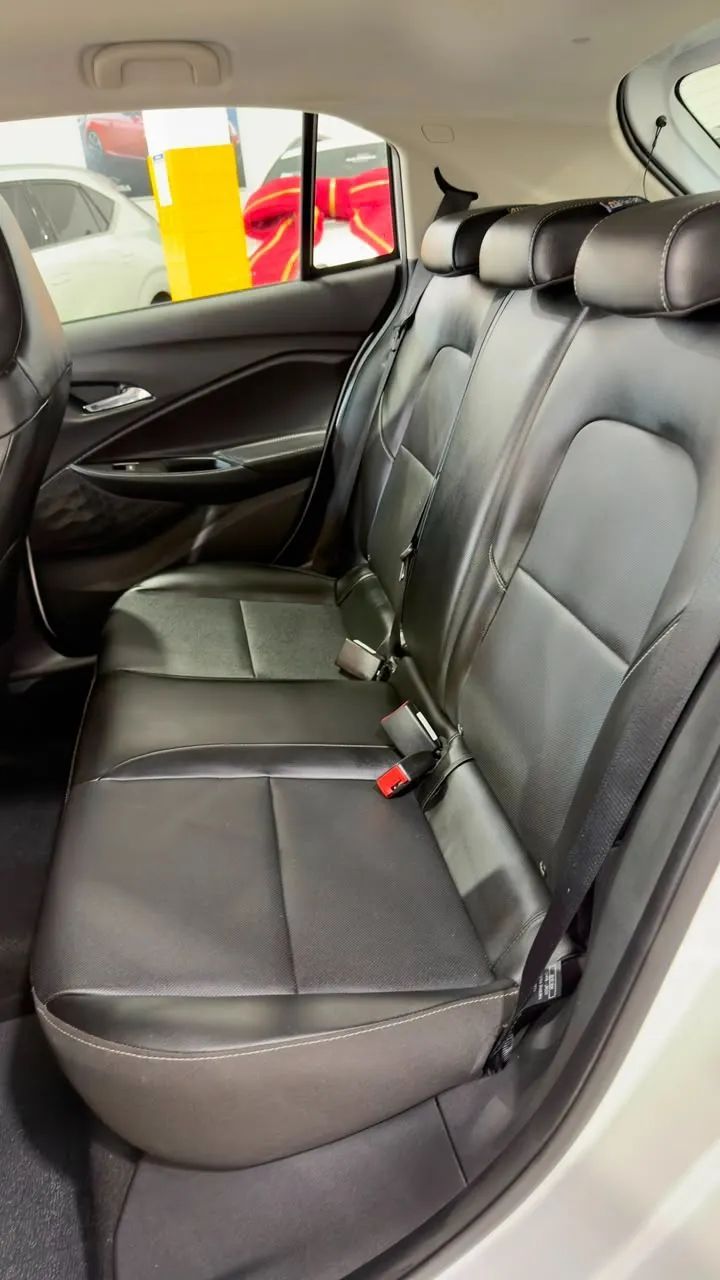 Chevrolet ONIX 16