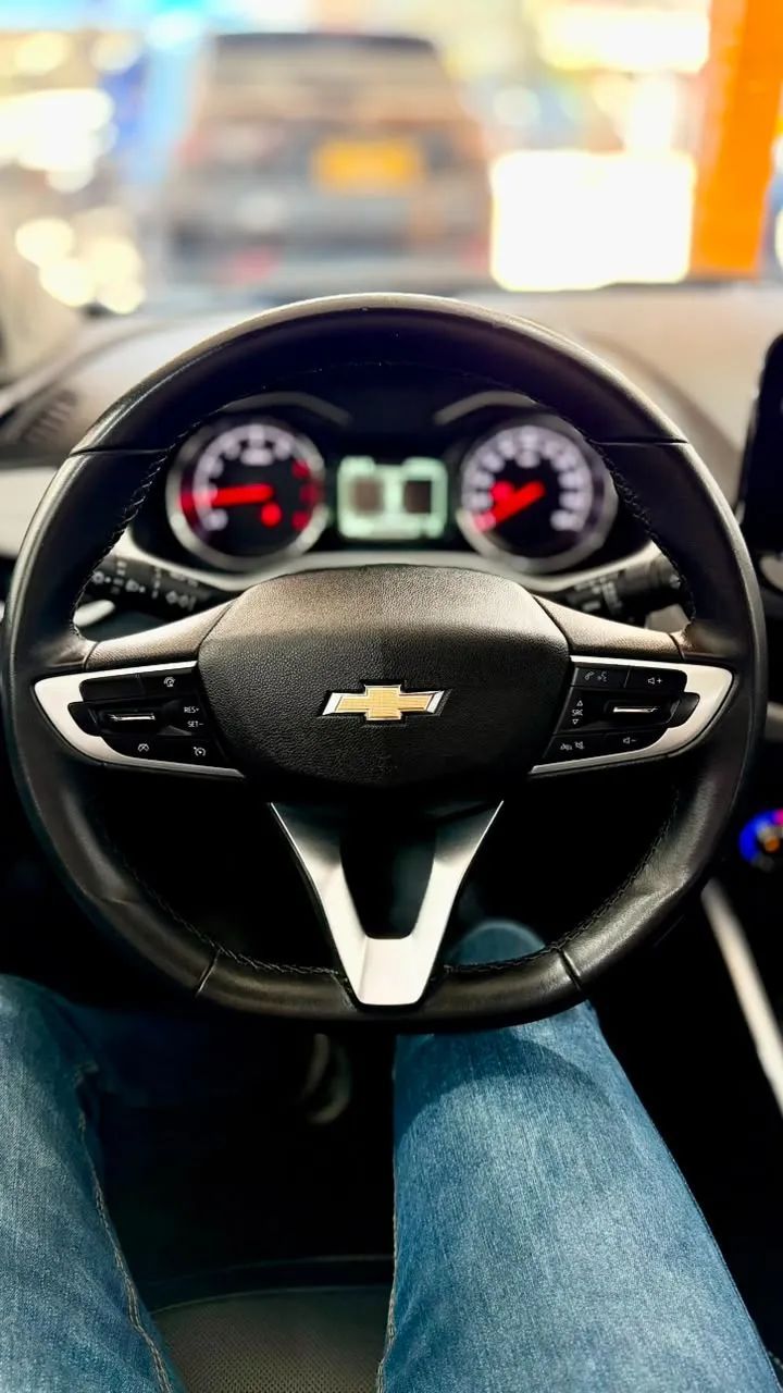 Chevrolet ONIX 10