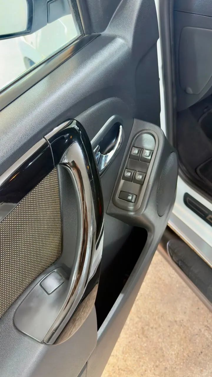 Renault DUSTER 16