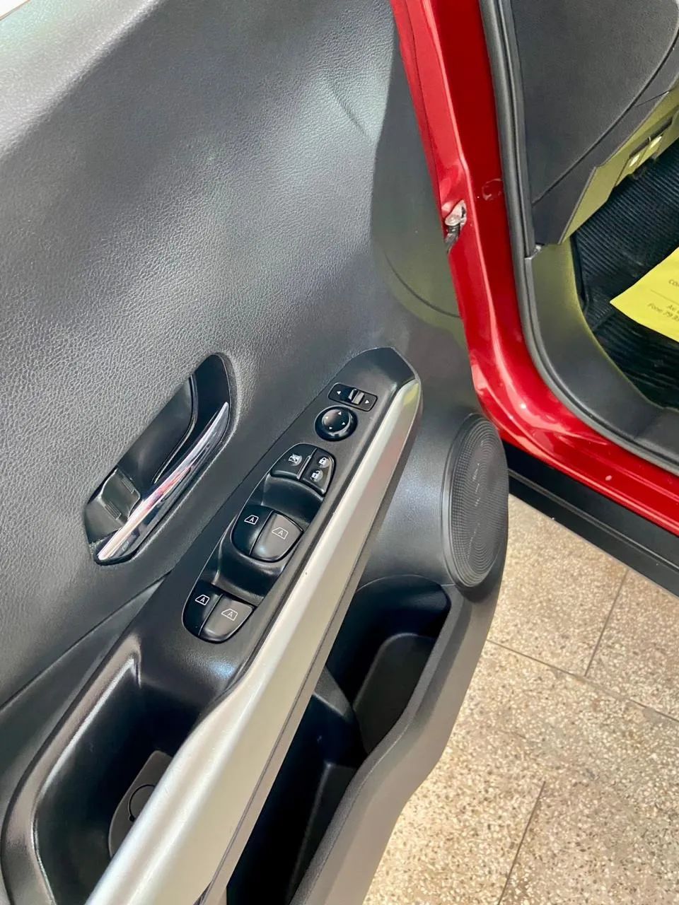 Nissan KICKS 12