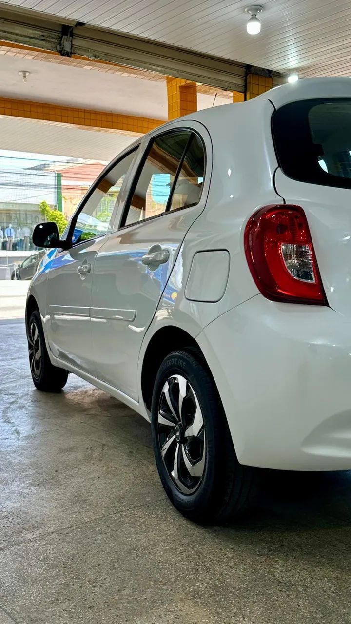 Nissan MARCH 13