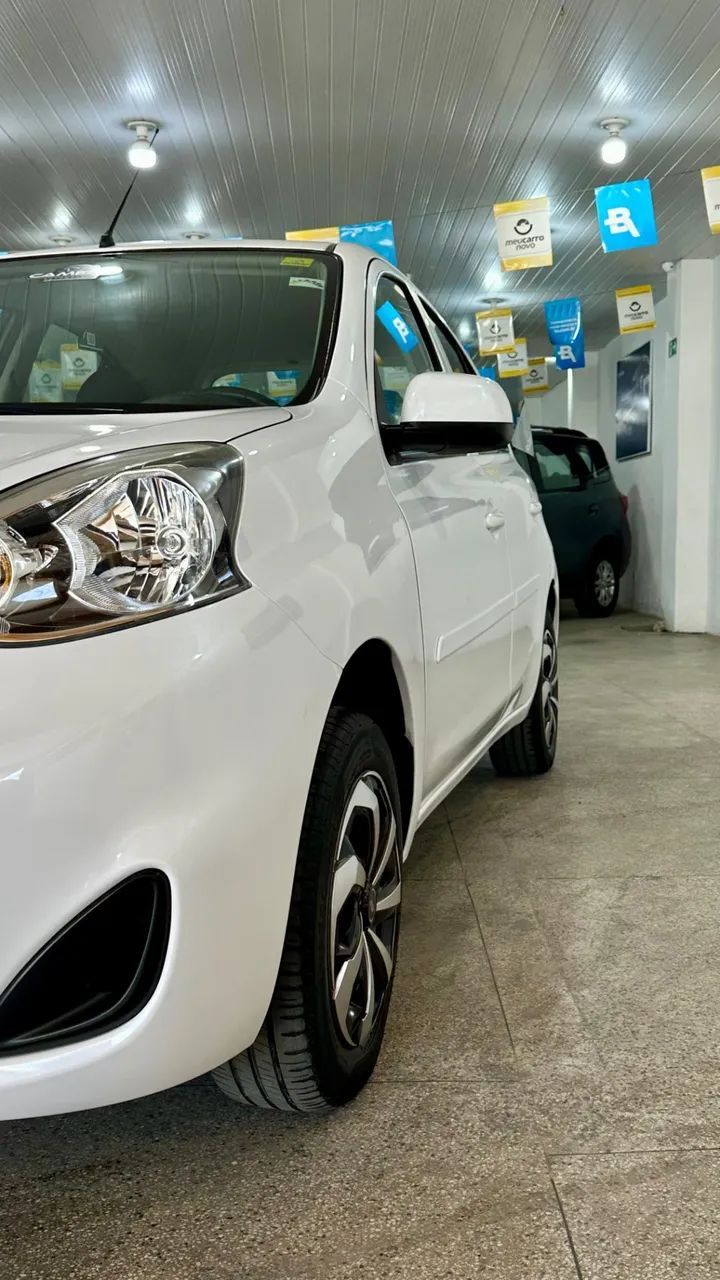 Nissan MARCH 3