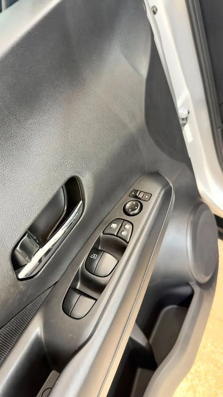 Nissan KICKS 16