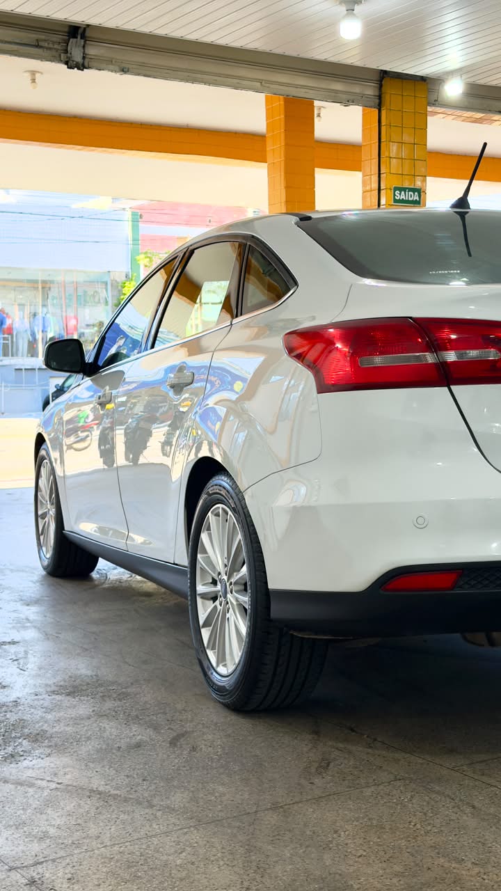 FORD Focus 8