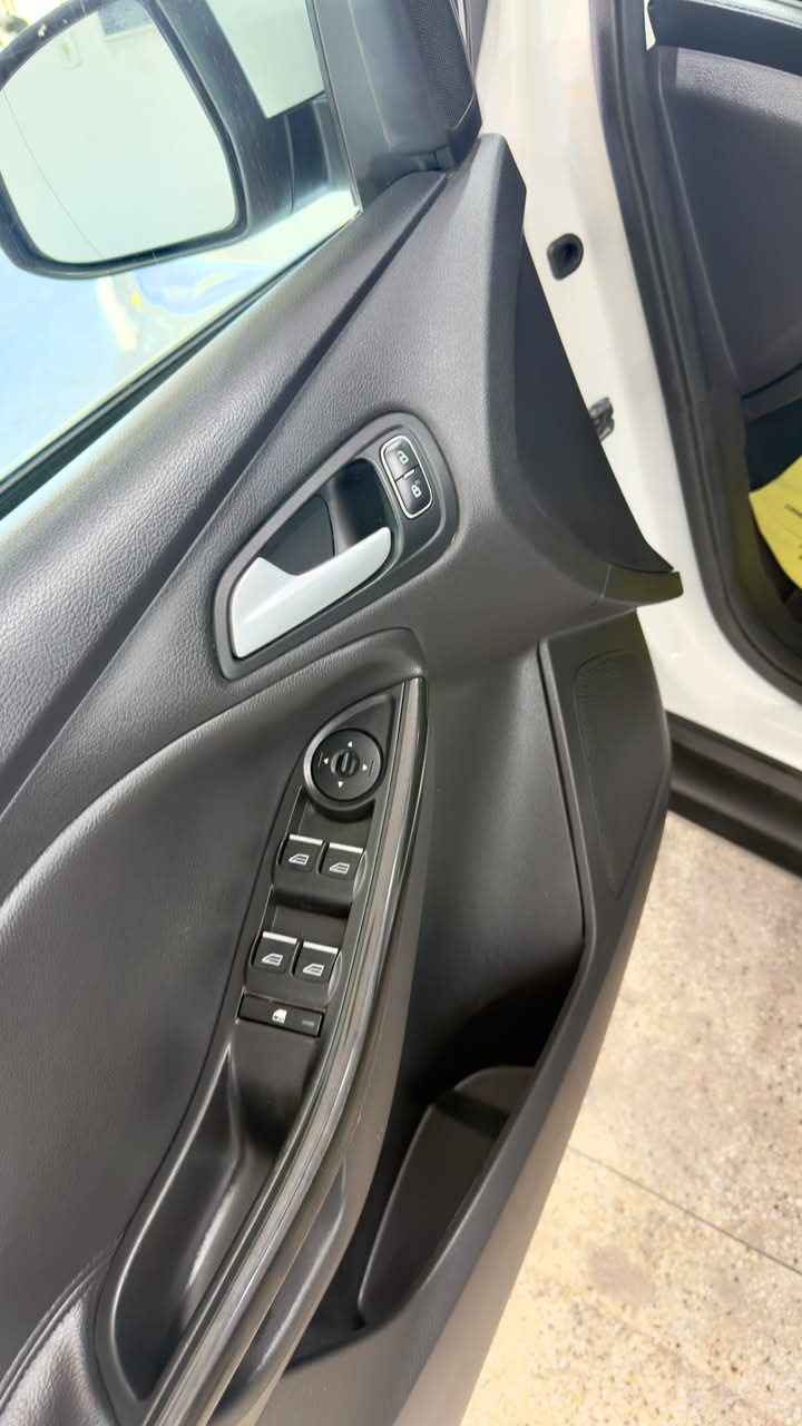 FORD Focus 14