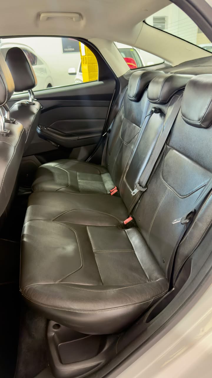 FORD Focus 16