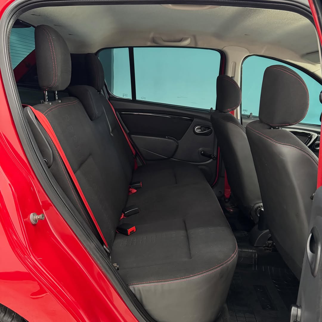 Renault Sandero 10