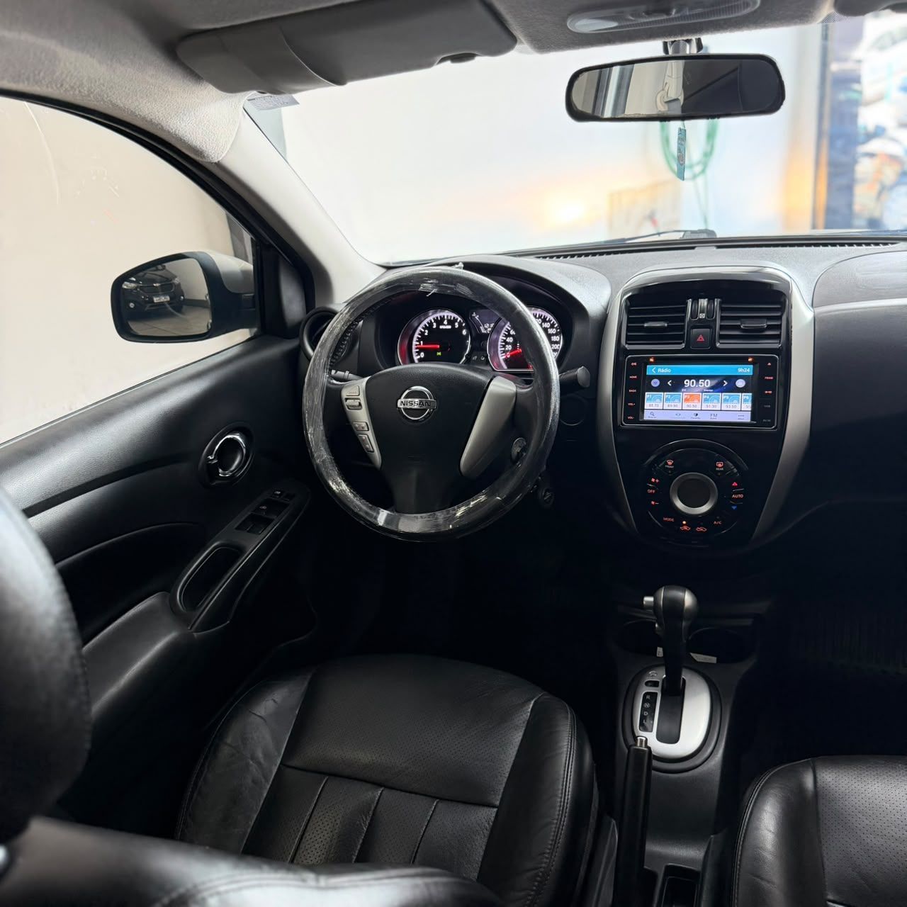 NISSAN VERSA 8
