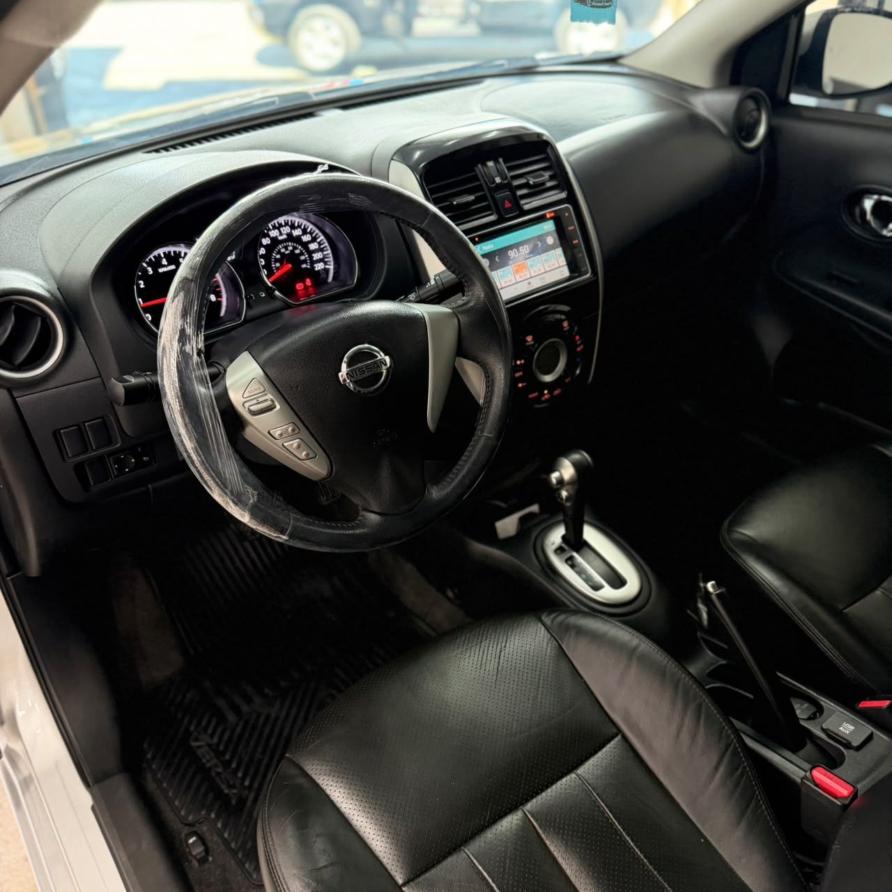 NISSAN VERSA 9