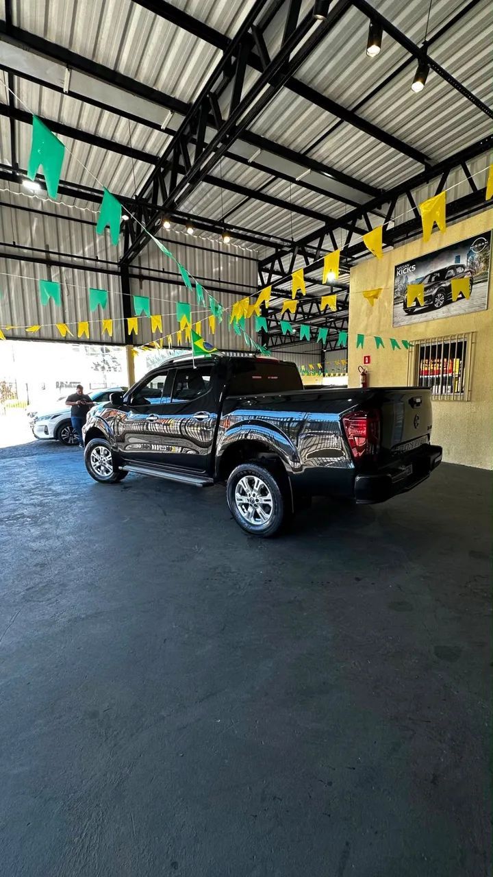 Nissan FRONTIER 11