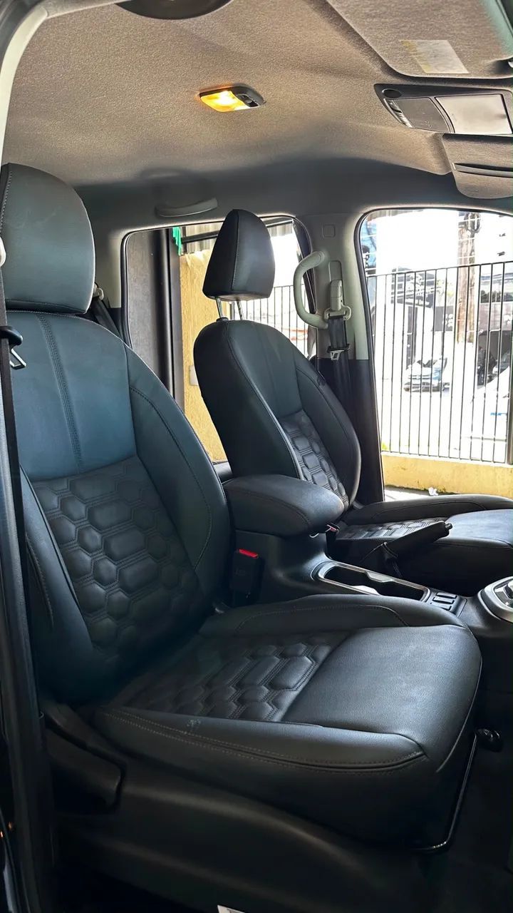 Nissan FRONTIER 18