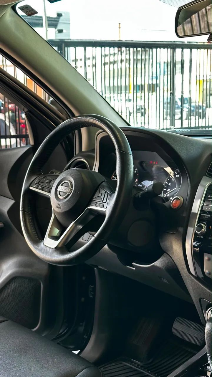 Nissan FRONTIER 12