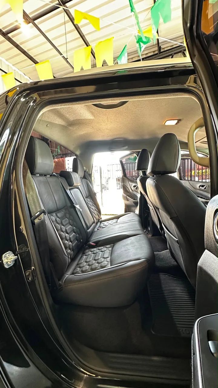 Nissan FRONTIER 13