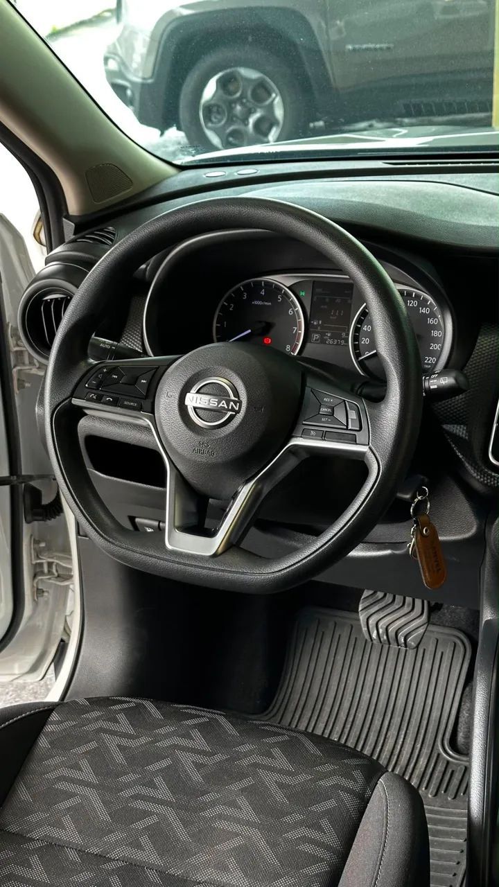 Nissan KICKS 16