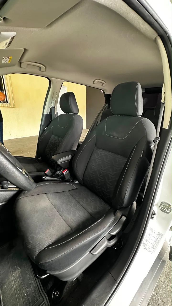 Nissan KICKS 12
