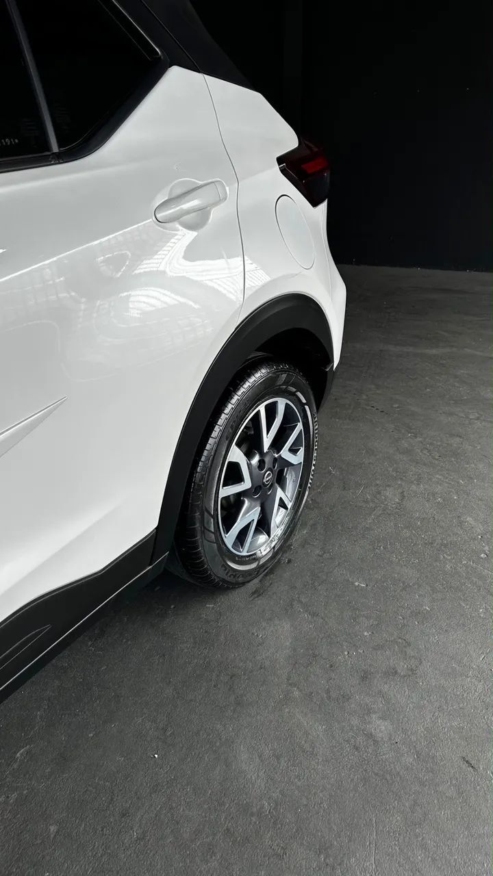 Nissan KICKS 4