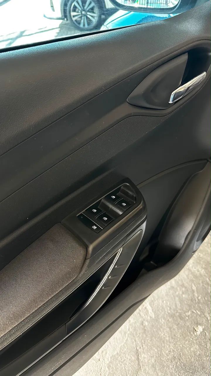 Chevrolet ONIX 10