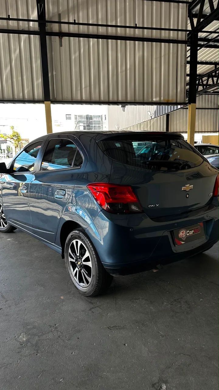 Chevrolet ONIX 4