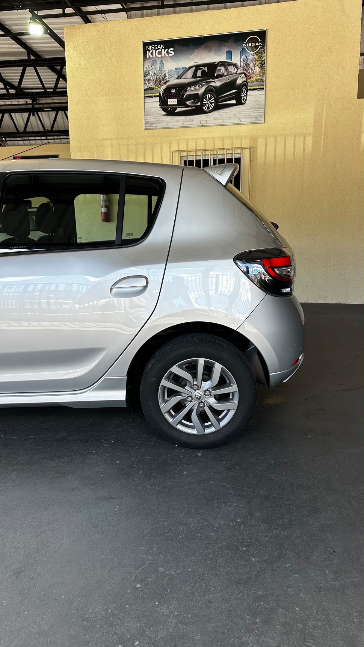 RENAULT SANDERO 9