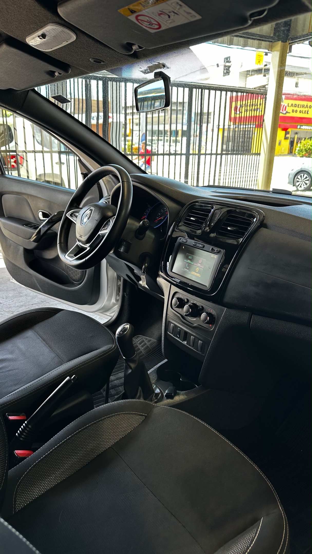 RENAULT SANDERO 17