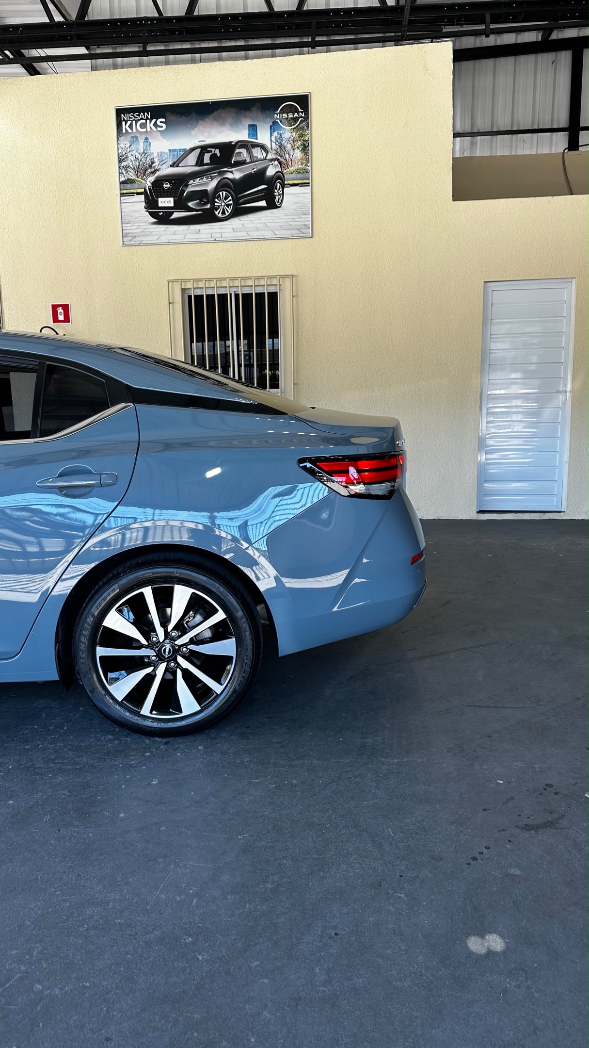 NISSAN NISSAN 8