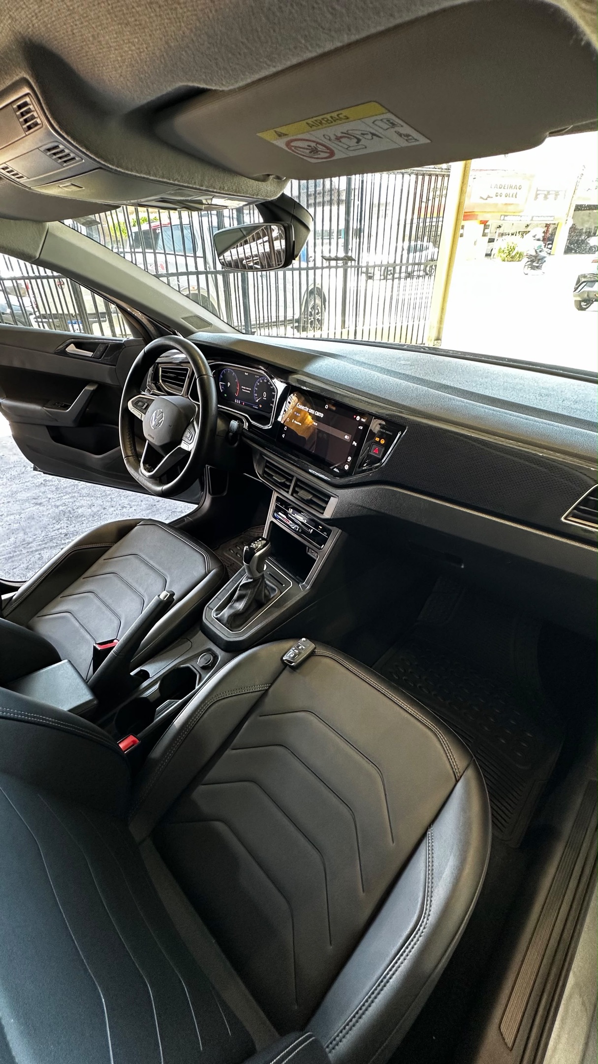 VOLKSWAGEN POLO 19