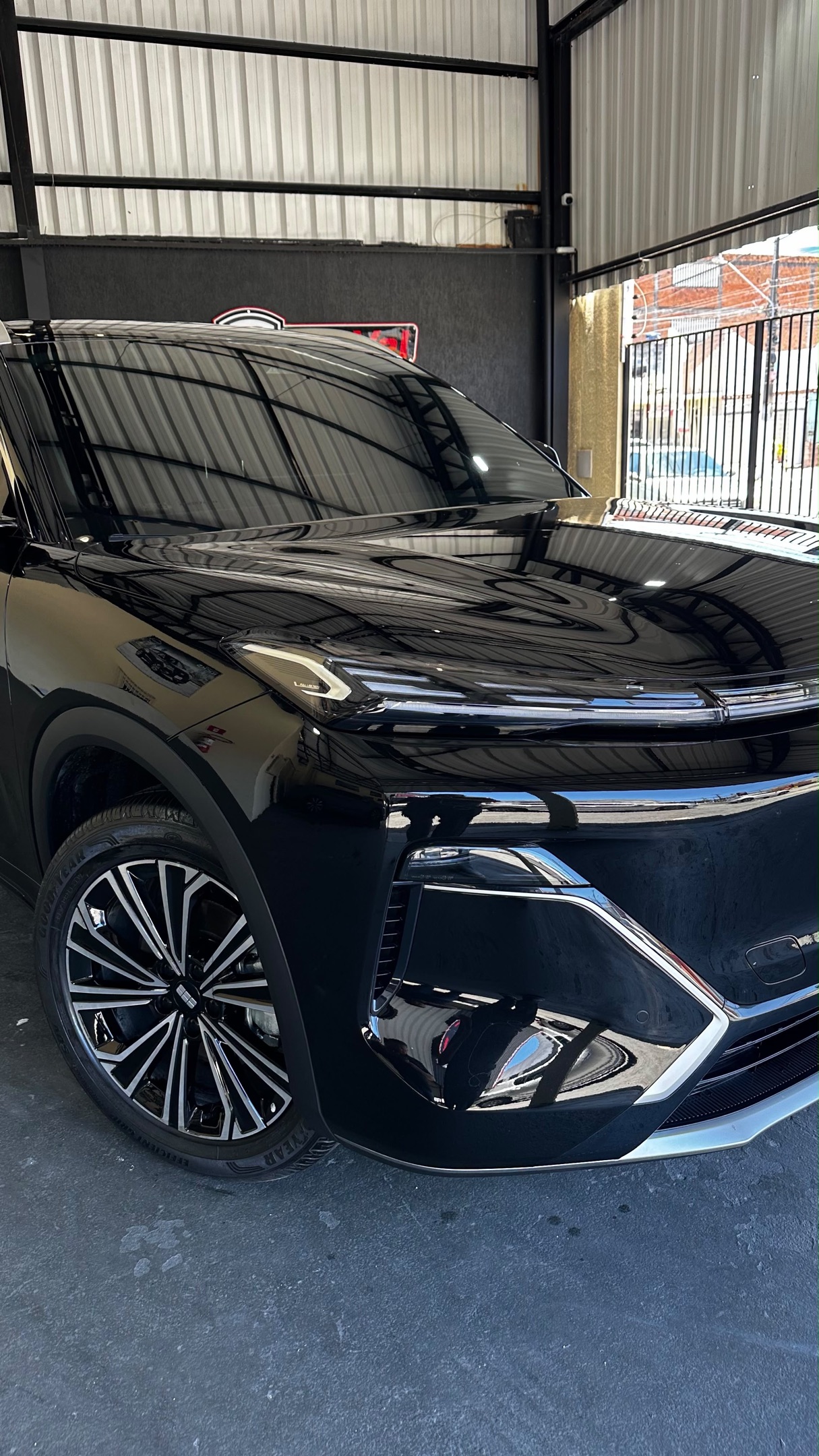 GEELY EX5 4