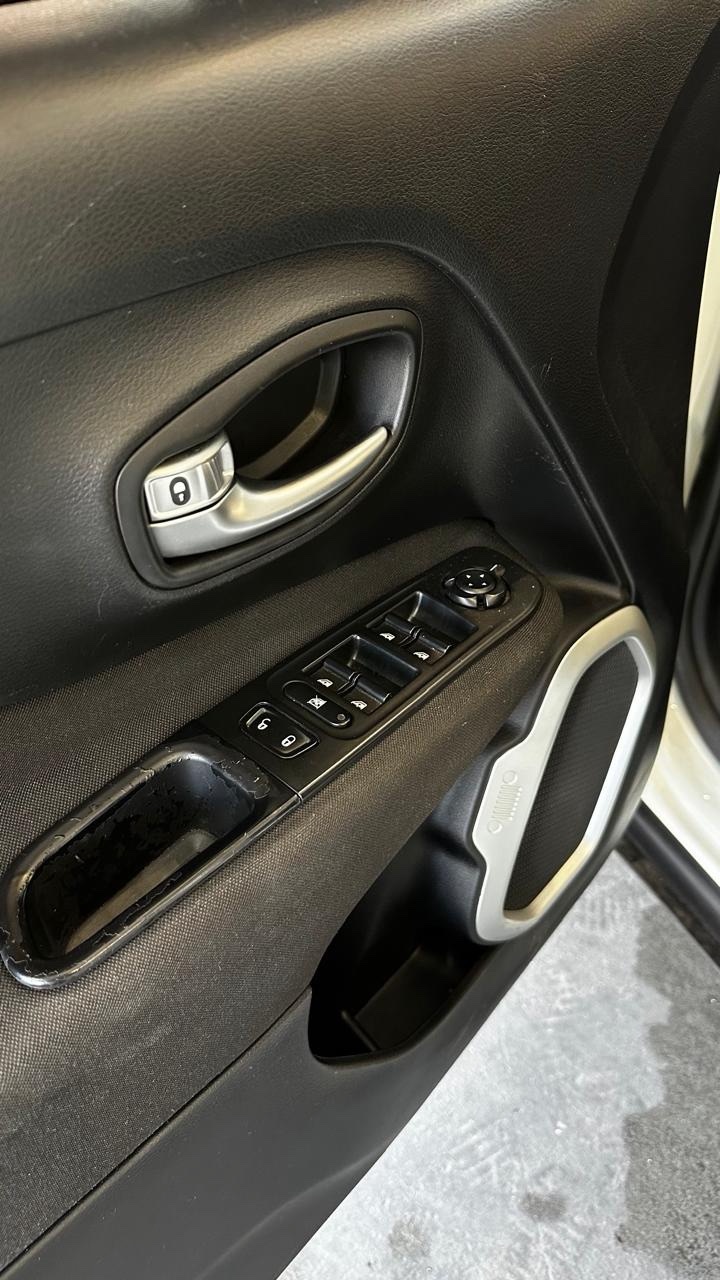 JEEP RENEGADE 19