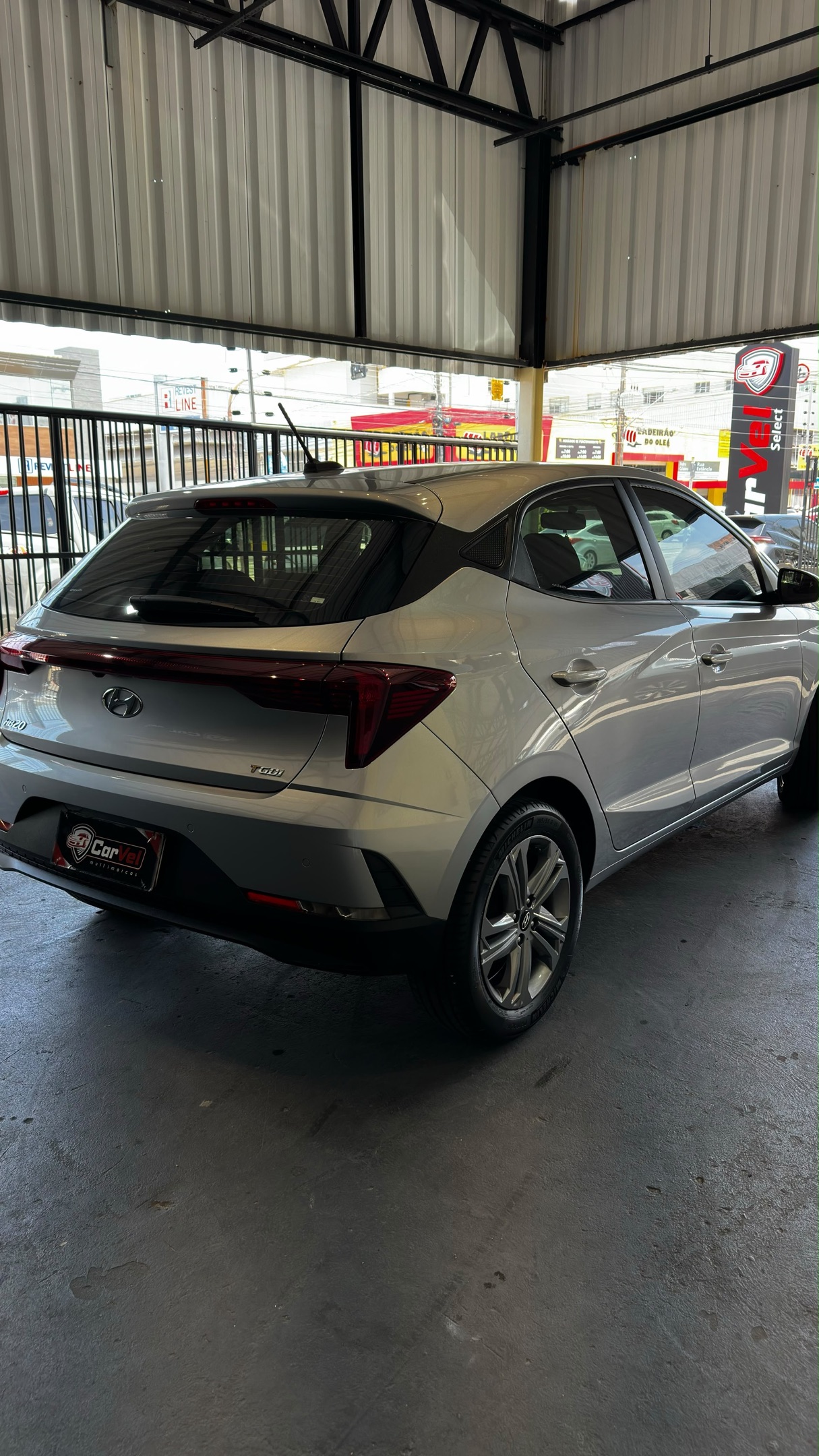 HYUNDAI HB20 10