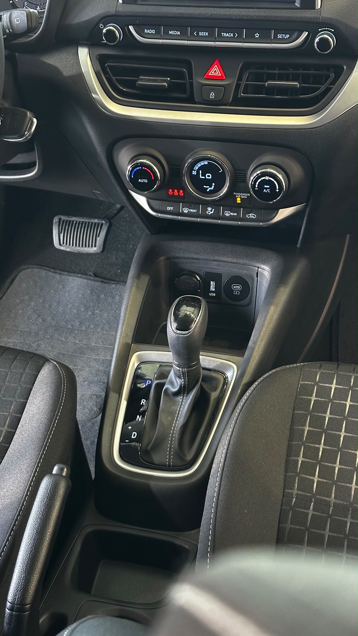 HYUNDAI HB20 19