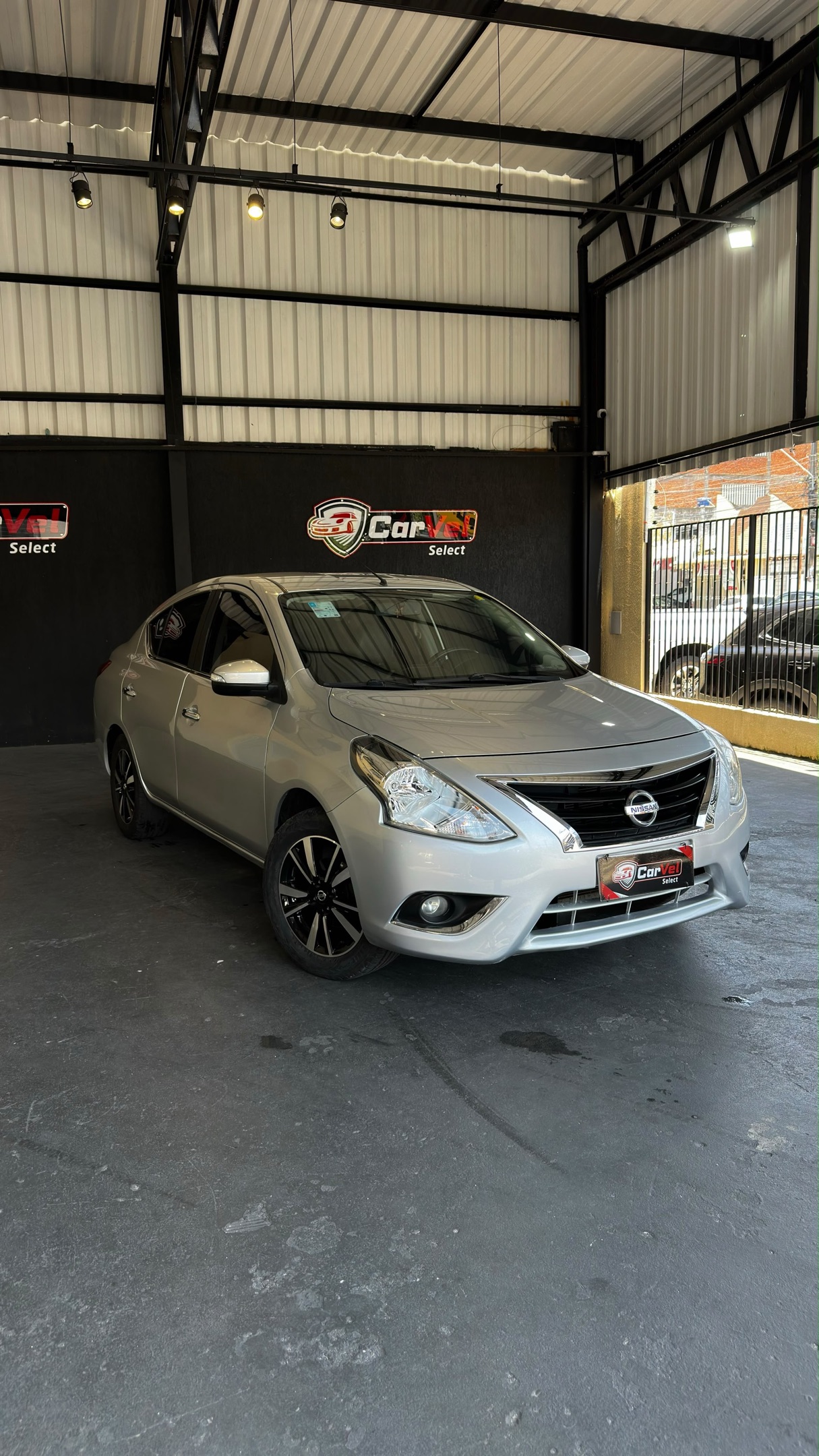 NISSAN VERSA 1