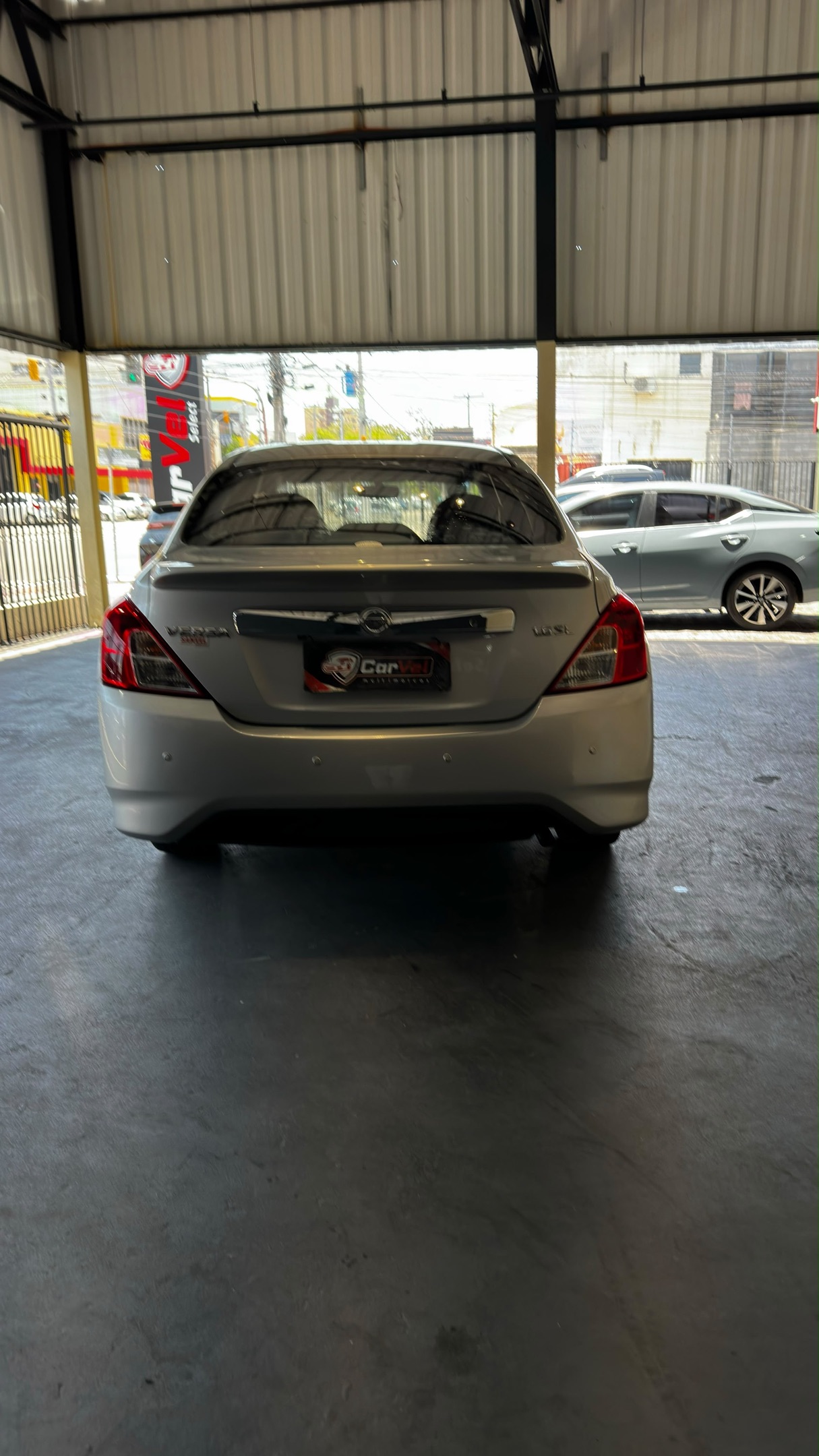NISSAN VERSA 8