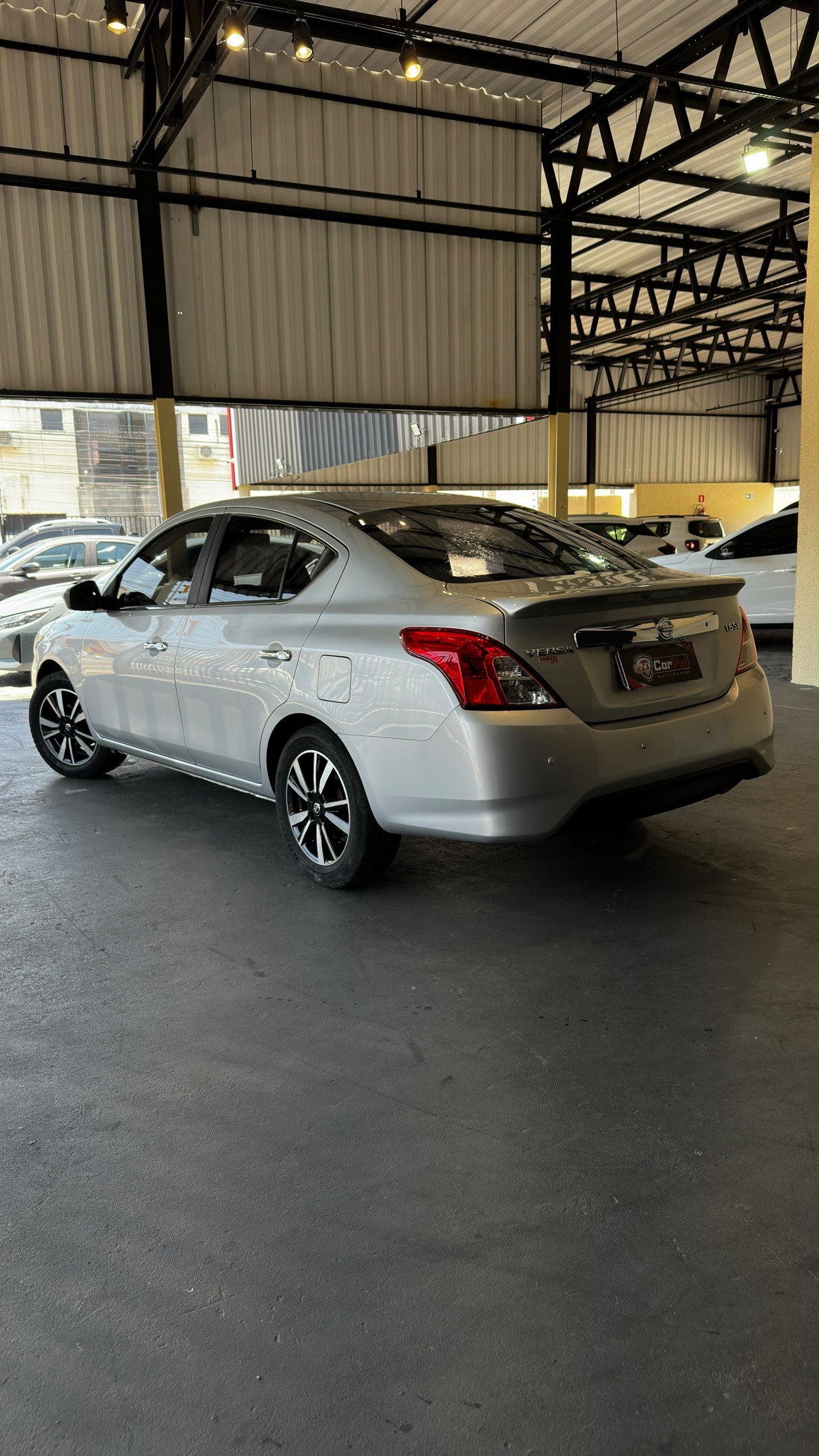 NISSAN VERSA 9