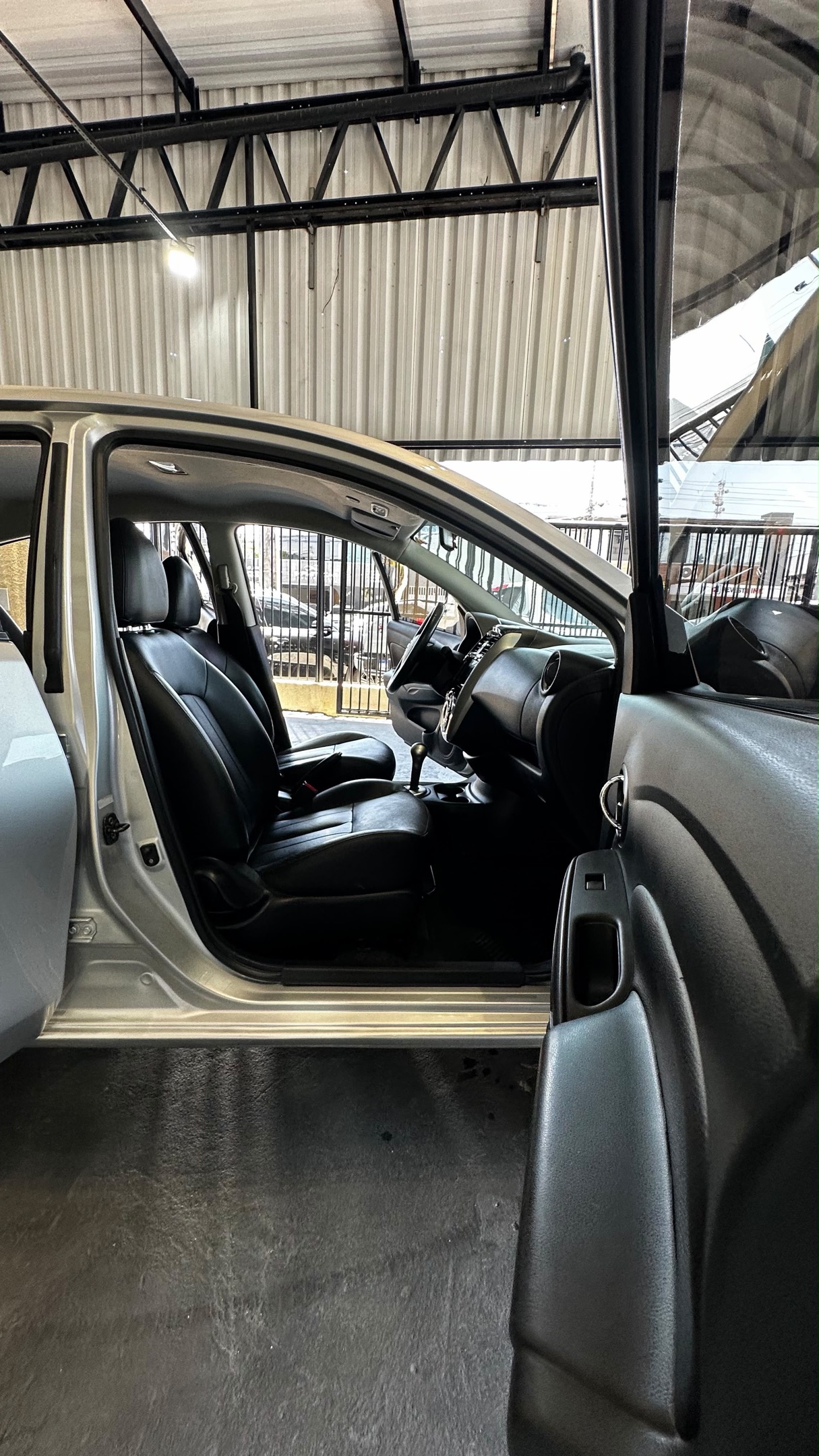 NISSAN VERSA 10