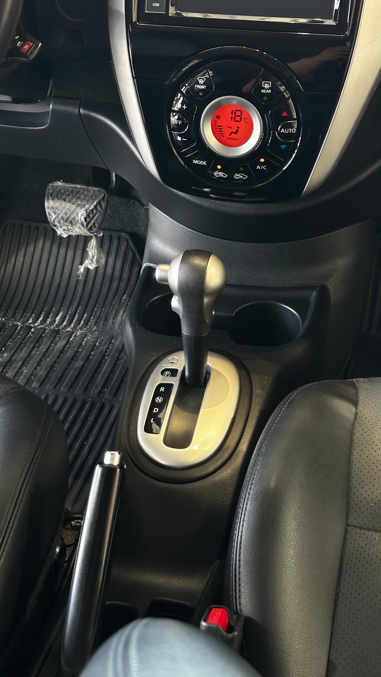 NISSAN VERSA 15