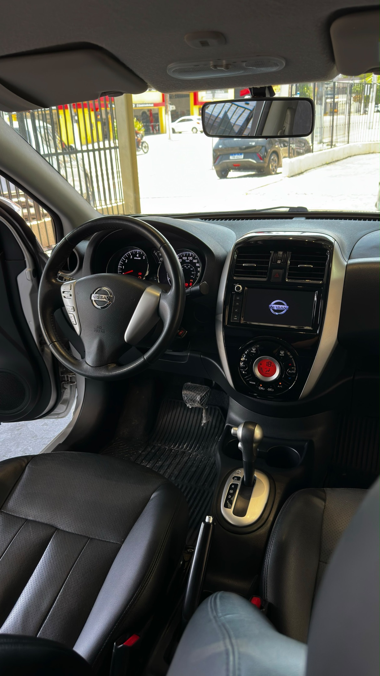 NISSAN VERSA 19
