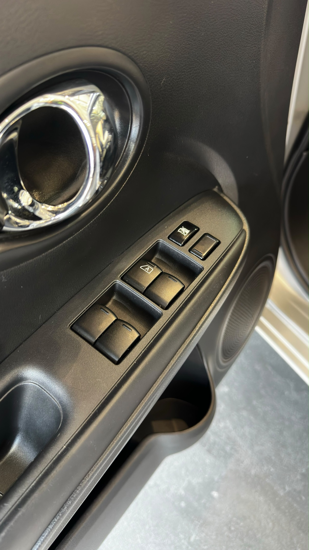 NISSAN VERSA 20