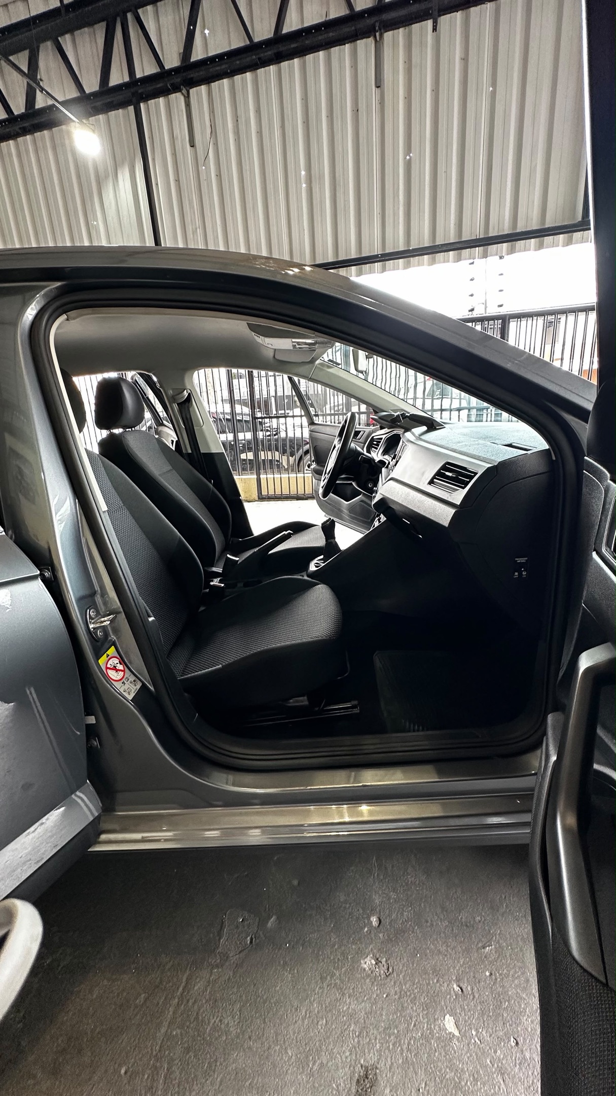 VOLKSWAGEN POLO 12