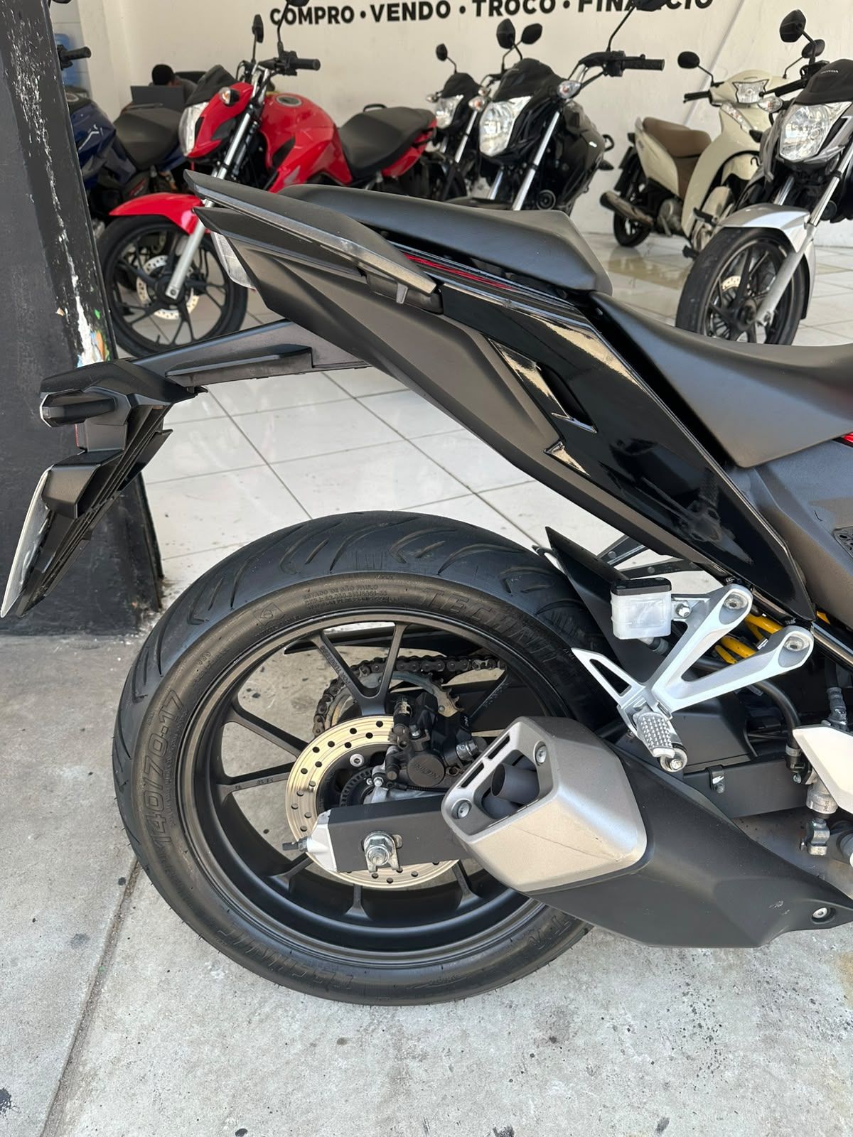 HONDA CB 300 8