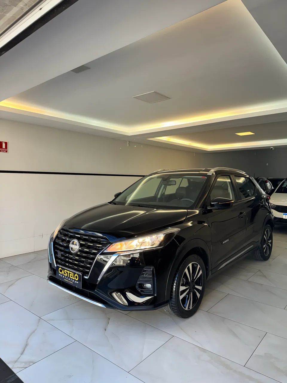 Nissan KICKS 4