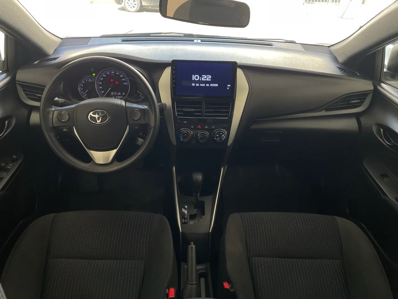 Toyota YARIS 12
