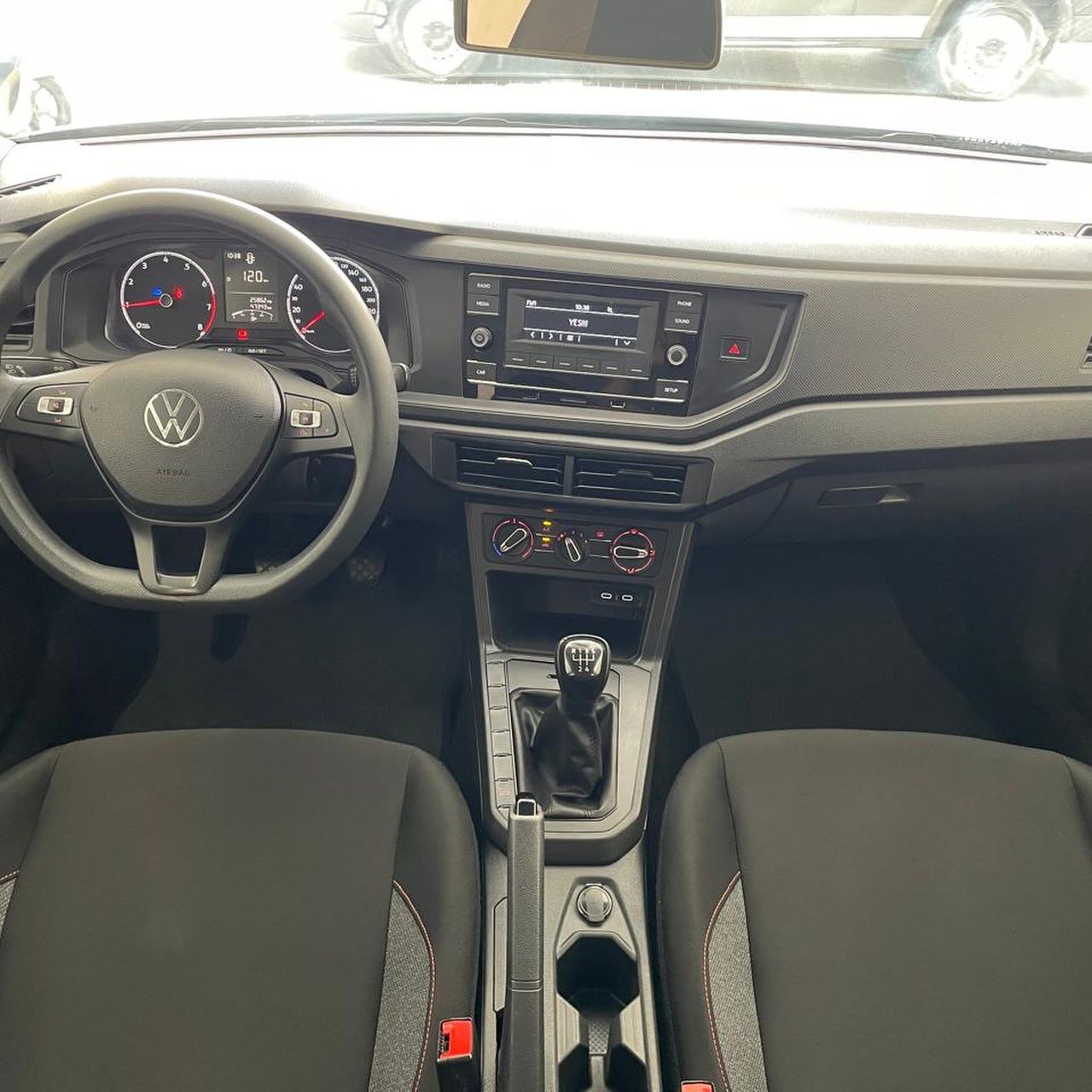 Volkswagen Polo 12
