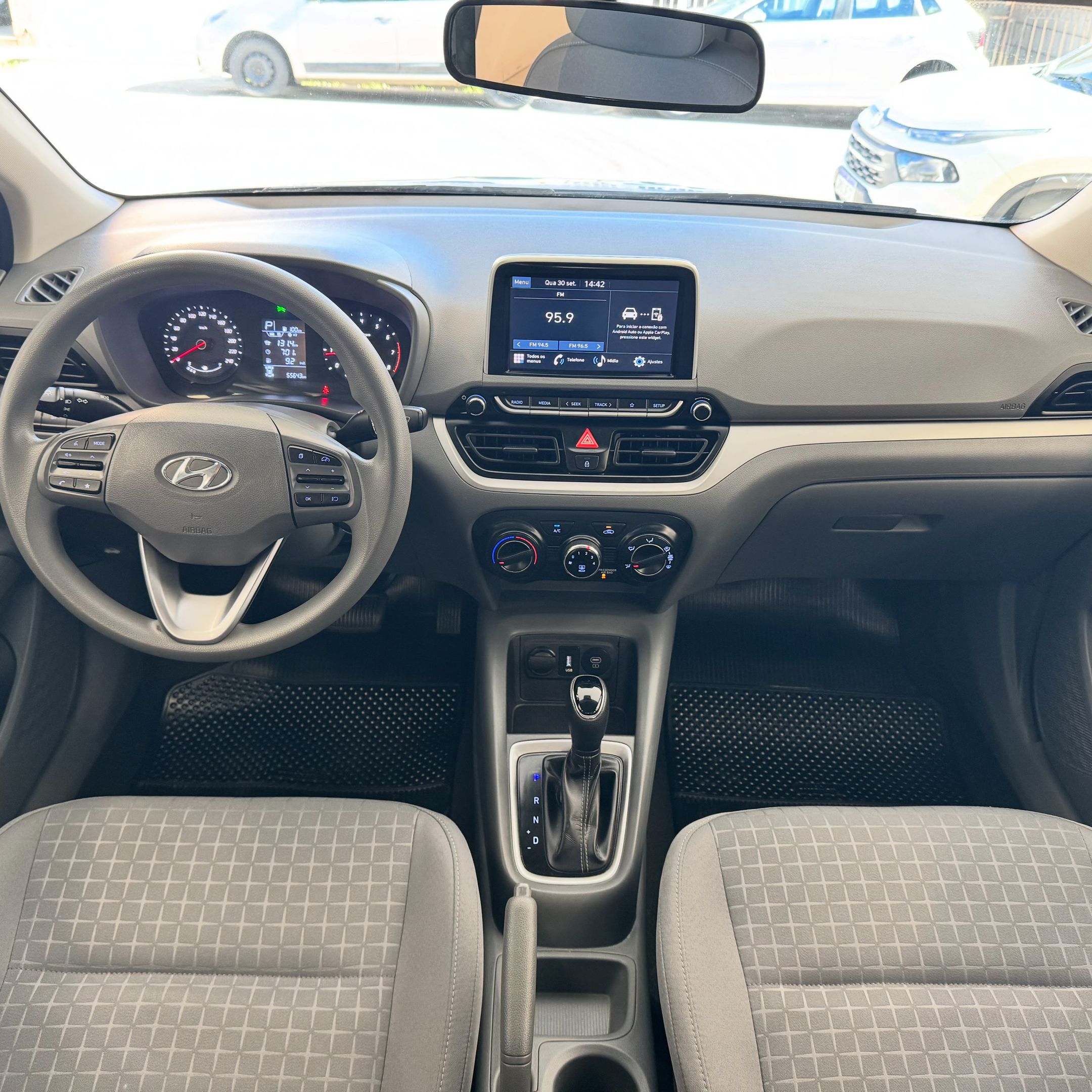 Hyundai HB20 11
