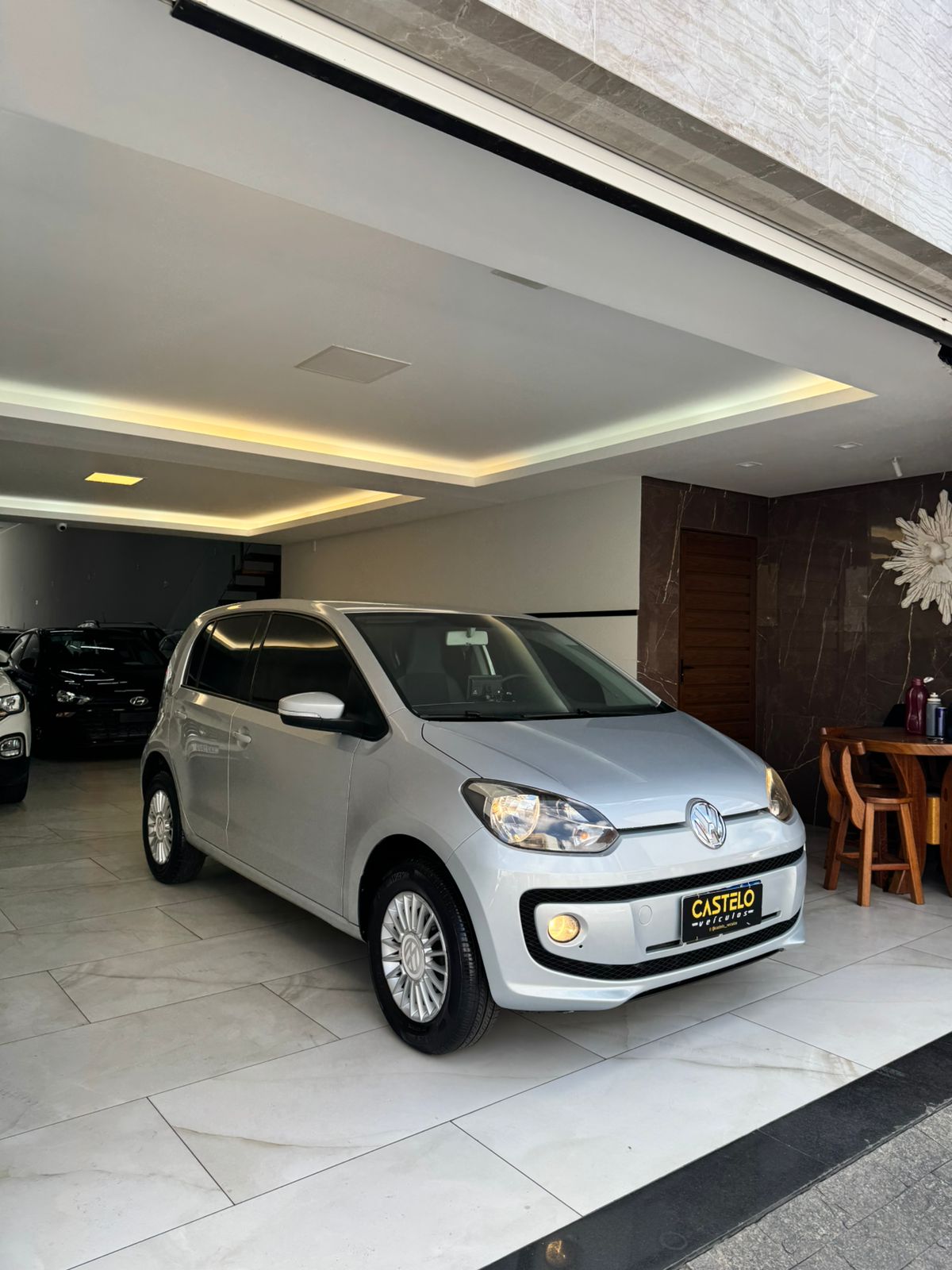 VOLKSWAGEN UP 2015