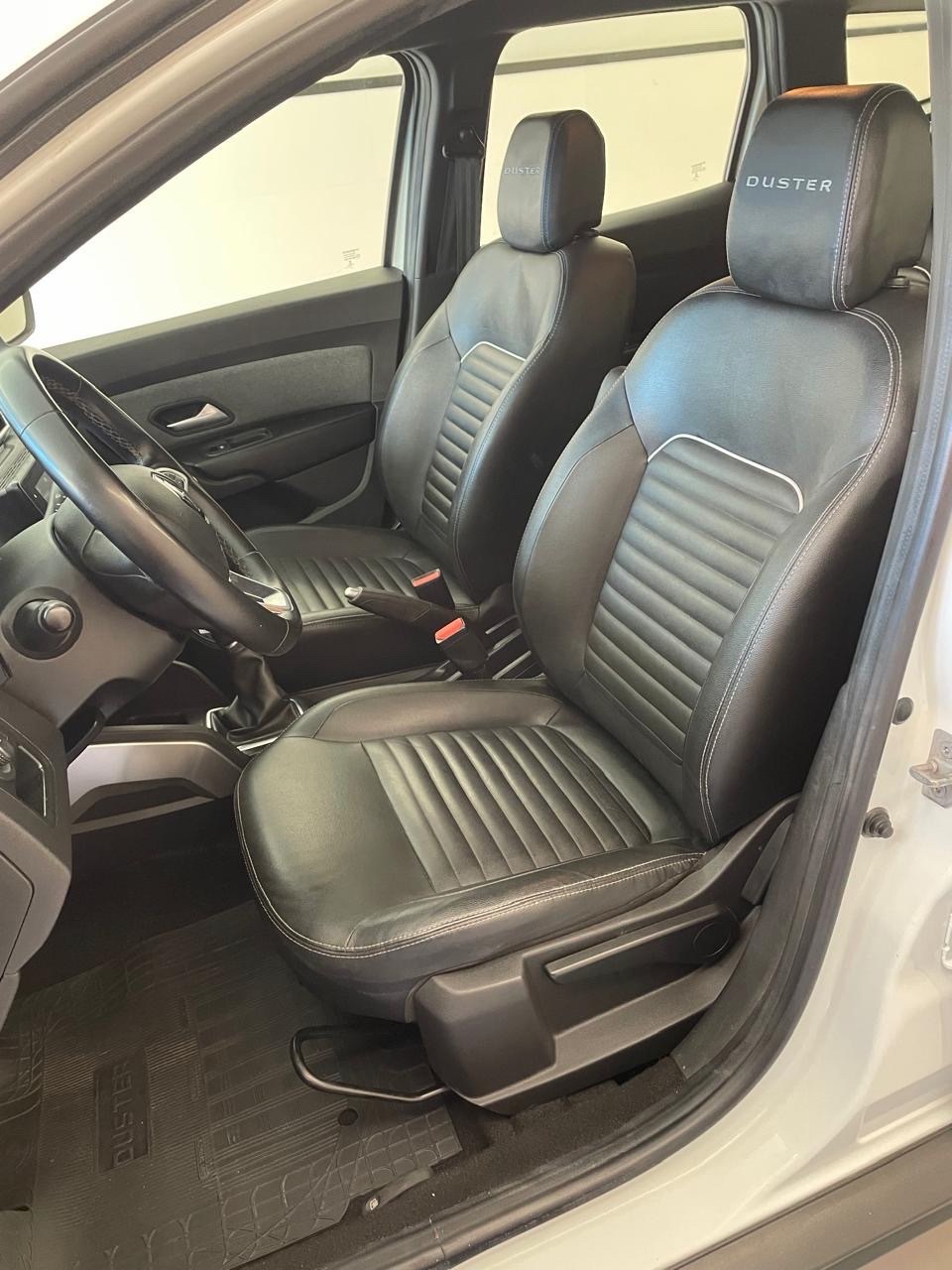 RENAULT DUSTER 7