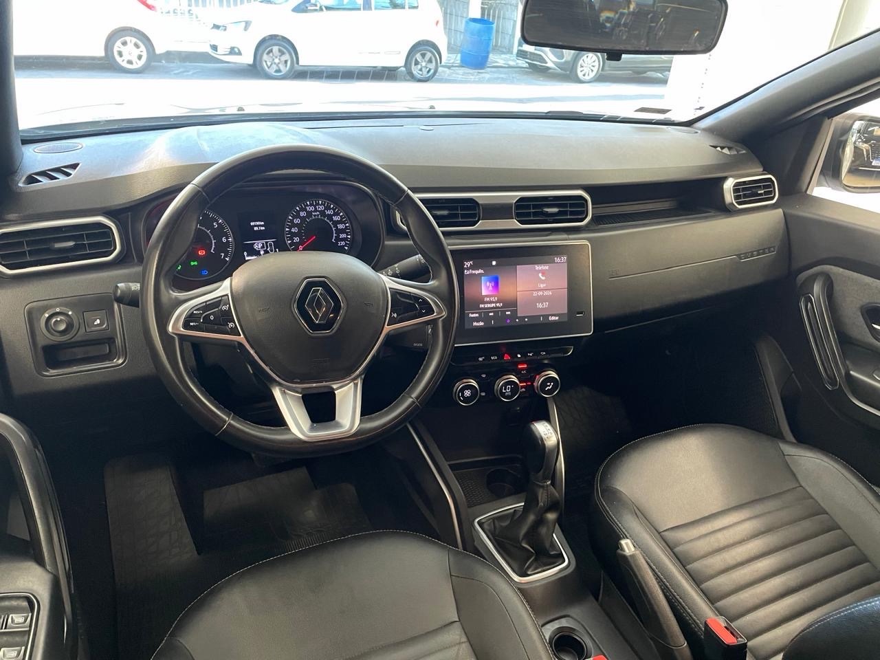 RENAULT DUSTER 8