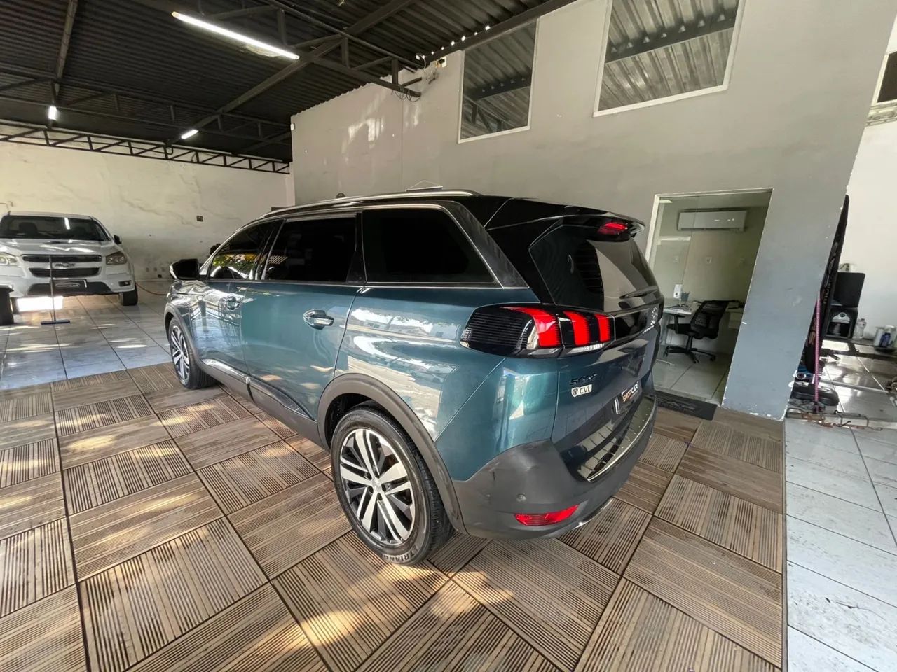 Peugeot 5008 6